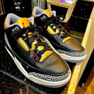 Jordan 3 Retros “Black/Fire Red/Metallic Gold” Women’s Shoe